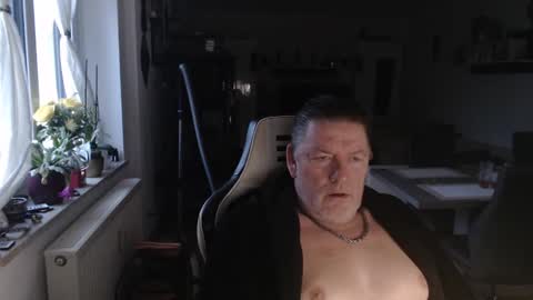 Snapshot of deinprinz2312 chatting on 17, 2, 2025 deinprinz2312 online show from 17, 2, 2025