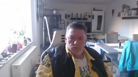 Snapshot of deinprinz2312 chatting on 19, 2, 2025 deinprinz2312 online show from 19, 2, 2025
