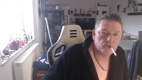 Snapshot of deinprinz2312 chatting on 4, 3, 2025 deinprinz2312 online show from 4, 3, 2025
