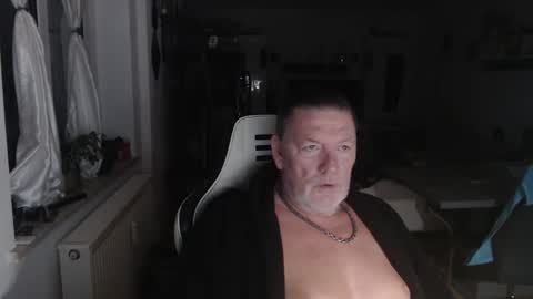 Snapshot of deinprinz2312 chatting on 15, 9, 2025 deinprinz2312 online show from 15, 9, 2025