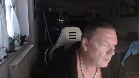 Snapshot of deinprinz2312 chatting on 21, 9, 2025 deinprinz2312 online show from 21, 9, 2025