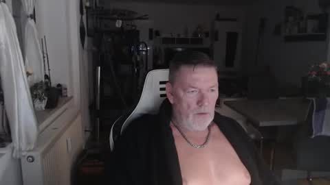 Snapshot of deinprinz2312 chatting on 29, 9, 2025 deinprinz2312 online show from 29, 9, 2025