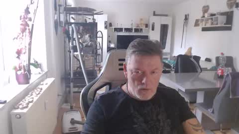 Snapshot of deinprinz2312 chatting on 22, 10, 2025 deinprinz2312 online show from 22, 10, 2025