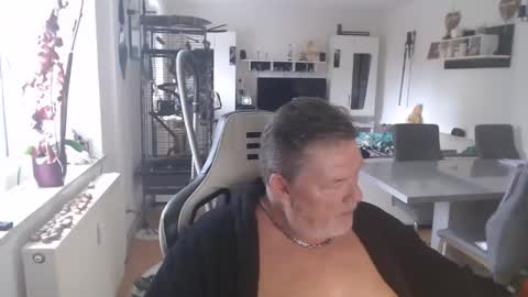 Snapshot of deinprinz2312 chatting on 23, 10, 2025 deinprinz2312 online show from 23, 10, 2025