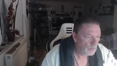 Snapshot of deinprinz2312 chatting on 27, 10, 2025 deinprinz2312 online show from 27, 10, 2025