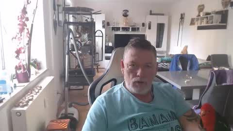 Snapshot of deinprinz2312 chatting on 3, 11, 2025 deinprinz2312 online show from 3, 11, 2025