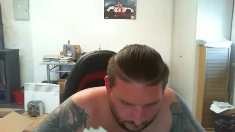 Snapshot of deinspielzeug87 chatting on 18, 9, 2025 deinspielzeug87 online show from 18, 9, 2025