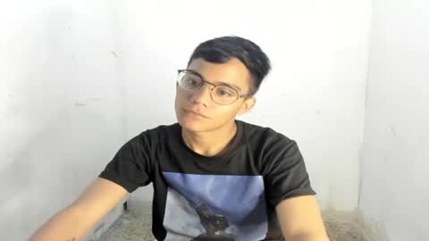 Snapshot of deivi_colins chatting on 17, 9, 2025 deivi_colins online show from 17, 9, 2025