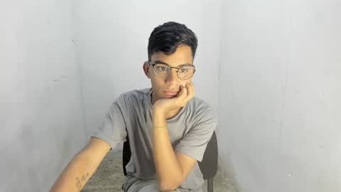 Snapshot of deivi_colins chatting on 13, 10, 2025 deivi_colins online show from 13, 10, 2025