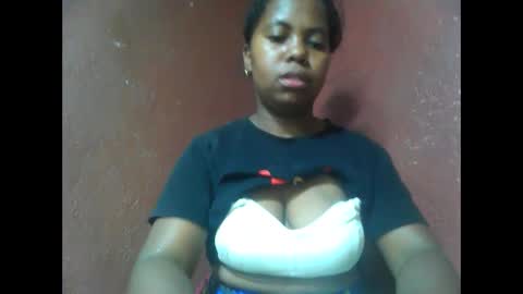 Snapshot of deliah712909 chatting on 5, 1, 2025 deliah712909 online show from 5, 1, 2025