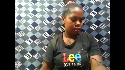 deliah712909 online show from 5, 11, 2025