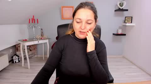 Snapshot of deliciouslolly chatting on 27, 2, 2025 DeliciousLolly online show from 27, 2, 2025