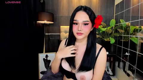 Tyra Colins online show from 23, 9, 2025