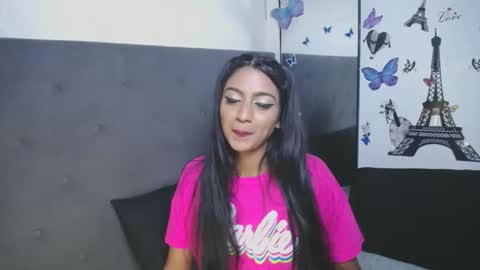 Snapshot of delilah_blazee chatting on 26, 10, 2025 Delilah Blaze online show from 26, 10, 2025