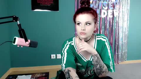 dellacrush_ online show from 7, 10, 2025