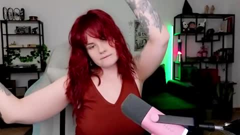 dellacrush_ online show from 28, 4, 2026