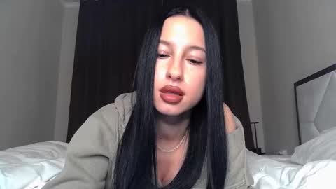 delly_love online show from 8, 10, 2025