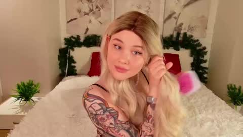 Snapshot of deluamoon chatting on 22, 12, 2025 Delia online show from 22, 12, 2025