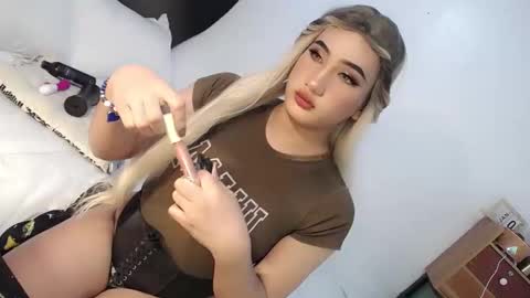 Snapshot of deluxetgirl69 chatting on 9, 1, 2025 Chesca online show from 9, 1, 2025