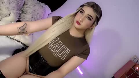 Snapshot of deluxetgirl69 chatting on 9, 2, 2025 Chesca online show from 9, 2, 2025