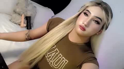 Snapshot of deluxetgirl69 chatting on 10, 2, 2025 Chesca online show from 10, 2, 2025