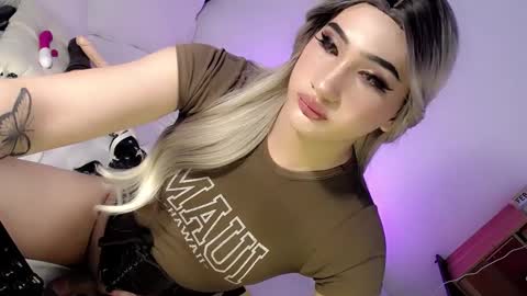 Snapshot of deluxetgirl69 chatting on 15, 2, 2025 Chesca online show from 15, 2, 2025