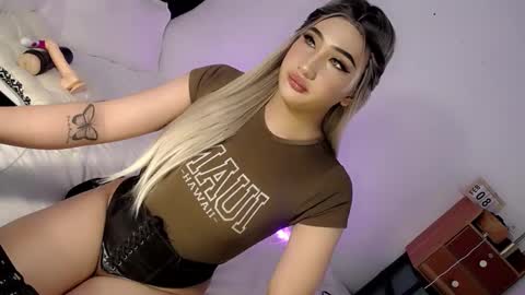 Snapshot of deluxetgirl69 chatting on 16, 2, 2025 Chesca online show from 16, 2, 2025