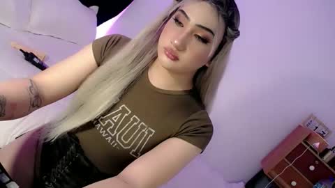 Snapshot of deluxetgirl69 chatting on 18, 9, 2025 Chesca online show from 18, 9, 2025