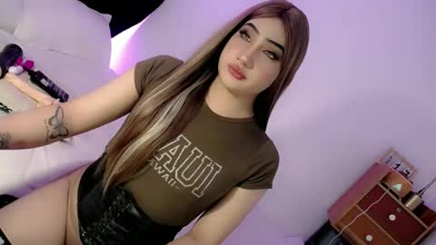 Snapshot of deluxetgirl69 chatting on 21, 9, 2025 Chesca online show from 21, 9, 2025