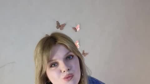 Maya  online show from 15, 12, 2025