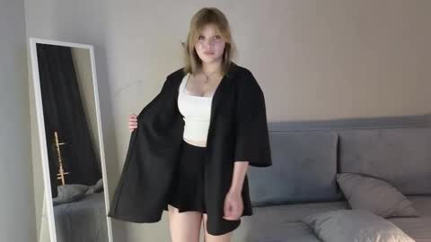 Maya  online show from 16, 12, 2025