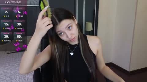 Snapshot of demi_loran chatting on 18, 1, 2025 DEMI online show from 18, 1, 2025