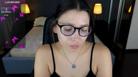 Snapshot of demi_loran chatting on 11, 9, 2025 DEMI online show from 11, 9, 2025