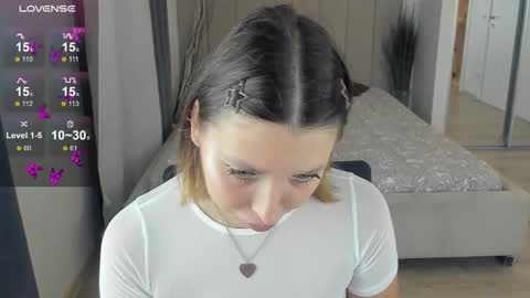 Snapshot of demi_loran chatting on 9, 10, 2025 DEMI online show from 9, 10, 2025