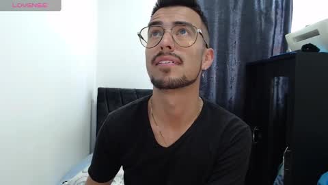 Snapshot of demian_val_4 chatting on 1, 3, 2025 demian_val_4 online show from 1, 3, 2025