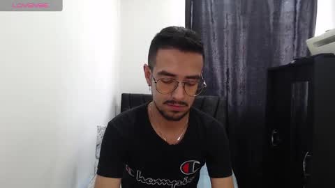 Snapshot of demian_val_4 chatting on 5, 3, 2025 demian_val_4 online show from 5, 3, 2025