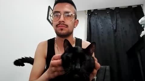 Snapshot of demian_val_4 chatting on 1, 12, 2025 demian_val_4 online show from 1, 12, 2025