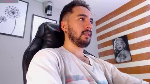 Snapshot of demon_salvatoree chatting on 10, 10, 2025 Demon Salvatore online show from 10, 10, 2025