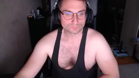 Snapshot of den_lover1 chatting on 28, 10, 2025 Den online show from 28, 10, 2025