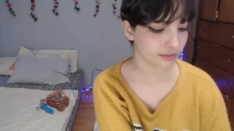 Snapshot of deni_bloom chatting on 27, 12, 2024 Denisse schedule Monday to Friday 1300-1900 mexican time Saturday-maybe it could be a surprise IDEPENDENT MODEL online show from 27, 12, 2024