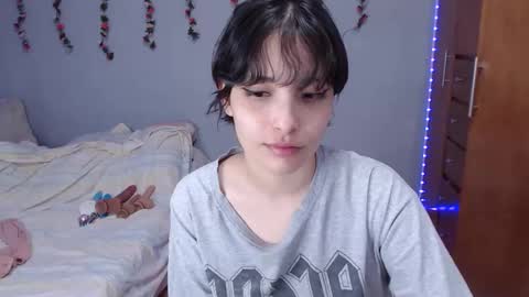 Snapshot of deni_bloom chatting on 1, 1, 2025 Denisse schedule Monday to Friday 1300-1900 mexican time Saturday-maybe it could be a surprise IDEPENDENT MODEL online show from 1, 1, 2025