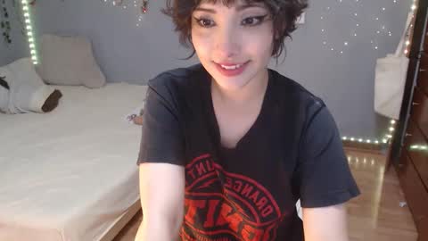 Snapshot of deni_bloom chatting on 25, 2, 2025 Denisse schedule Monday to Friday 1300-1900 mexican time Saturday-maybe it could be a surprise IDEPENDENT MODEL online show from 25, 2, 2025