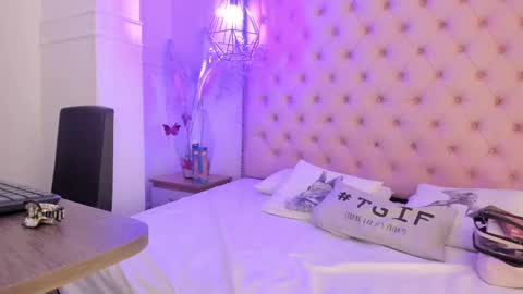 Snapshot of denisse_logan chatting on 5, 3, 2026 denisse_logan online show from 5, 3, 2026