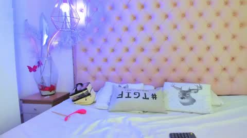 Snapshot of denisse_logan chatting on 6, 4, 2026 denisse_logan online show from 6, 4, 2026