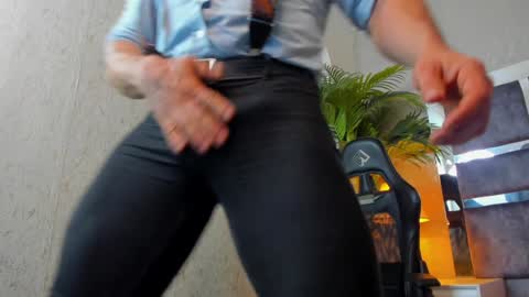 dennis_cox_ online show from 30, 12, 2024