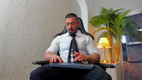 dennis_cox_ online show from 2, 1, 2025