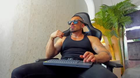 dennis_cox_ online show from 5, 1, 2025
