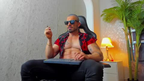 dennis_cox_ online show from 11, 1, 2025