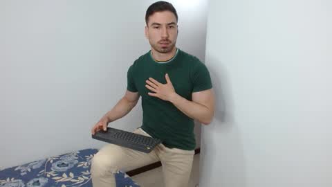 Snapshot of dennis_miller chatting on 14, 10, 2025 dennis_miller online show from 14, 10, 2025