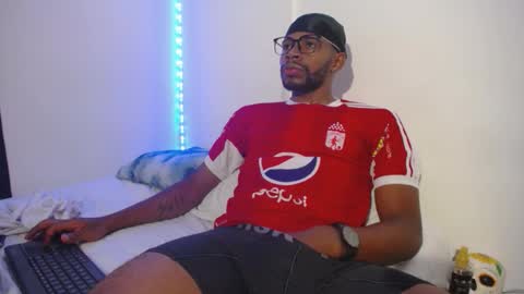 Snapshot of denzo_cornell chatting on 5, 10, 2025 denzo online show from 5, 10, 2025